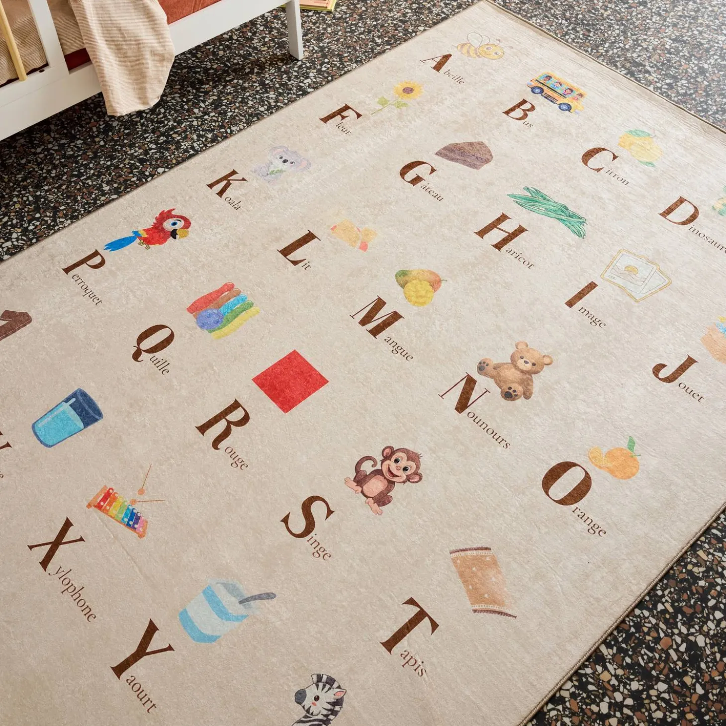 Frans educatief beige kindertapijt voor binnen alfabet