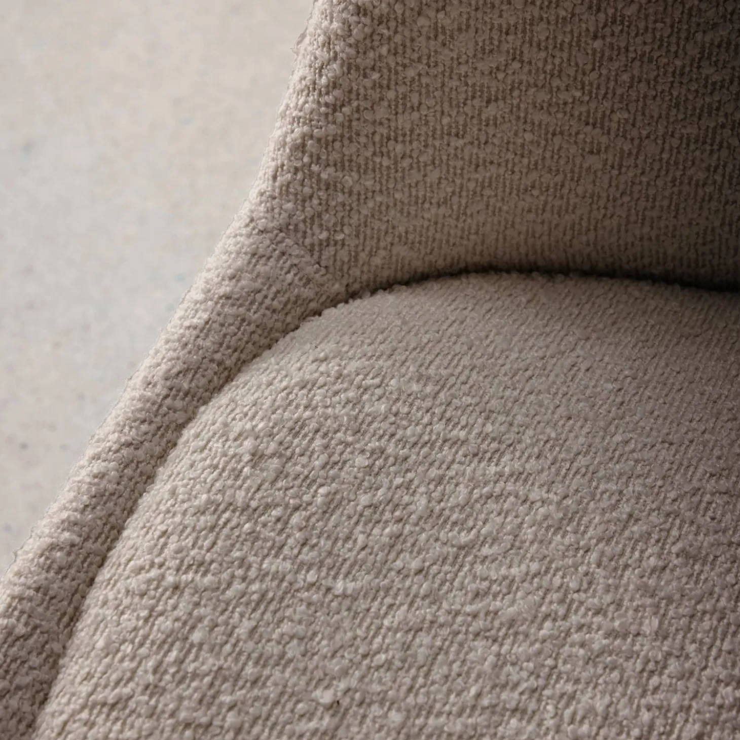 Getextureerde bouclé Scandinavische stoelen met beukenhouten poten (set van 4)