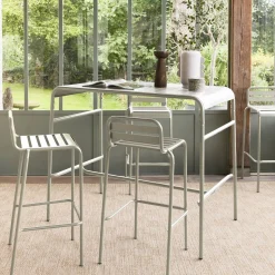 Hoge tuintafel met 4 hoge stoelen metaal