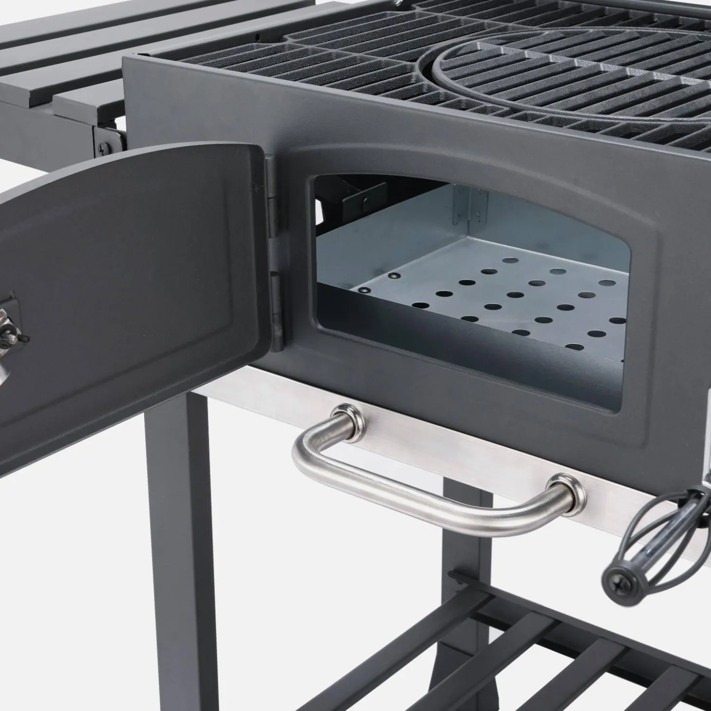 Houtskool BBQ en smoker met opklapzijtafeltjes 2 wieltjes en hoes