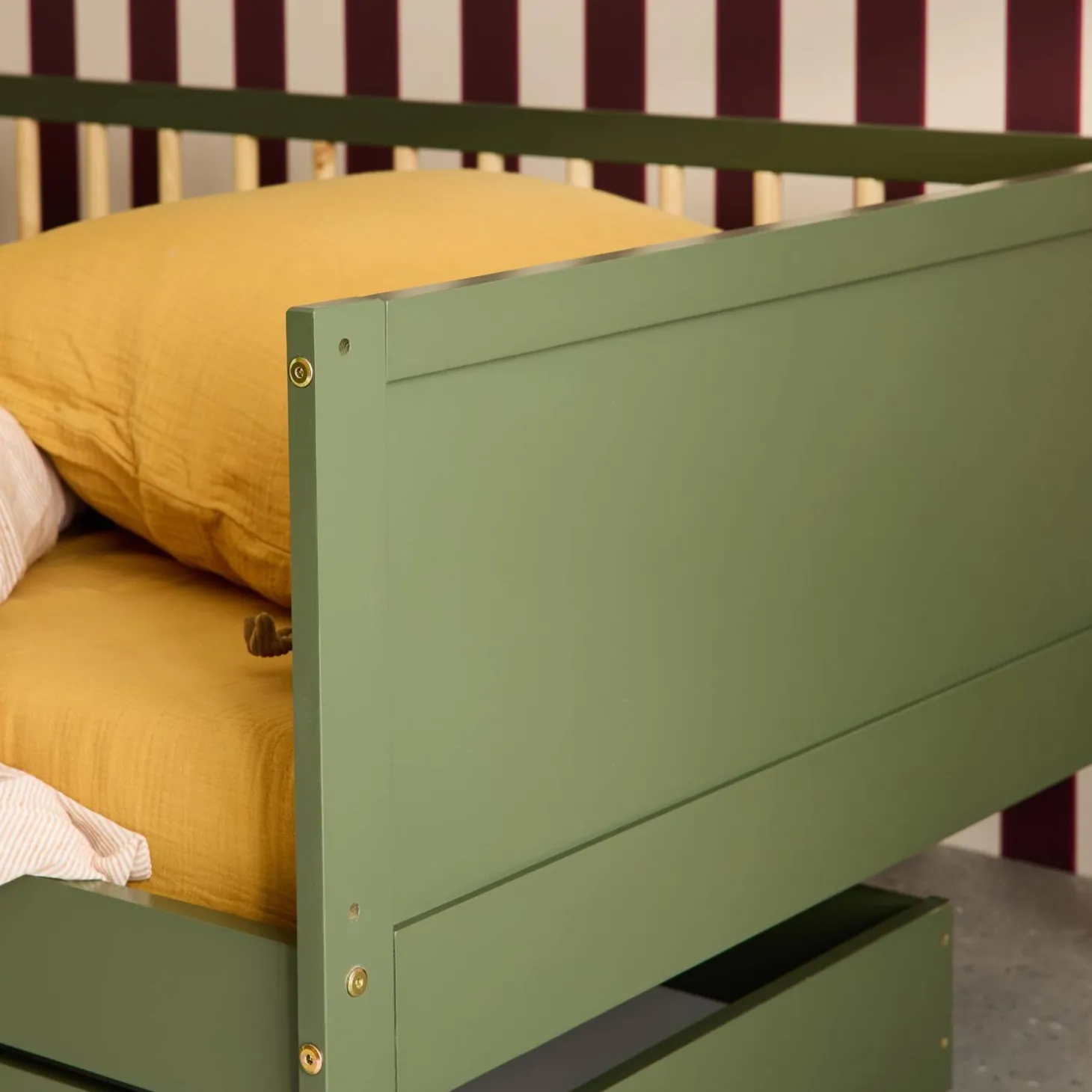Kinderbed 90 x 190 cm grenenhout lattenbodem inbegrepen