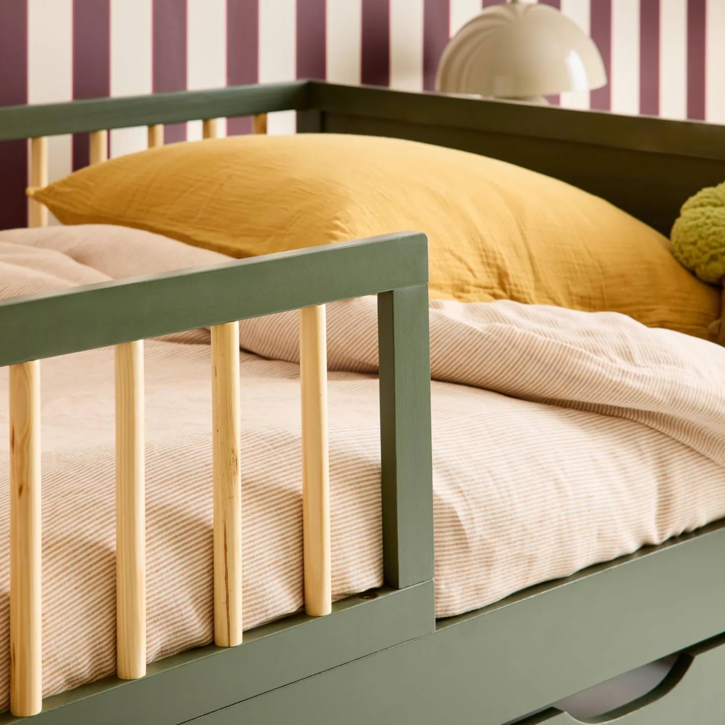 Kinderbed 90 x 190 cm grenenhout lattenbodem inbegrepen