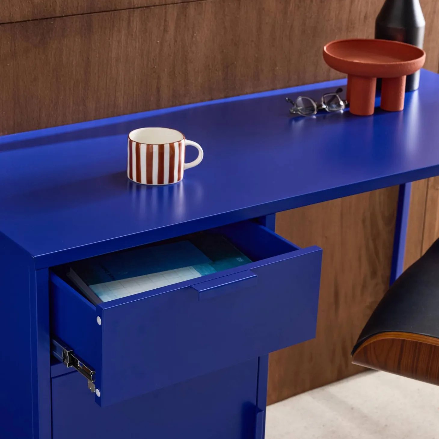 Kinderbureau metaal 1 deur en 1 lade
