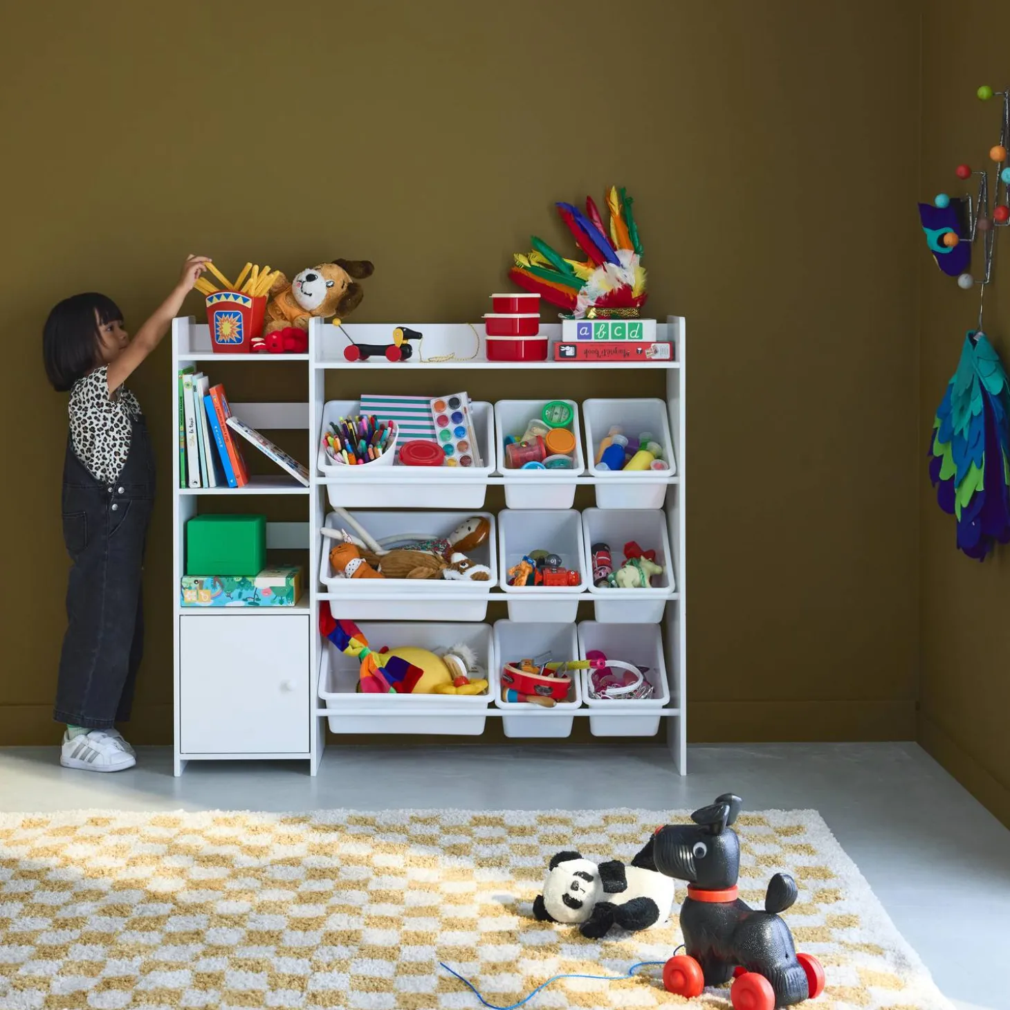 Kinderopbergmeubel met 9 opbergbakken, 4 planken, 1 deur