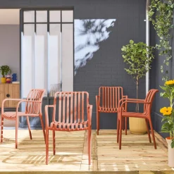 Kunststof tuinstoelen (set van 4)