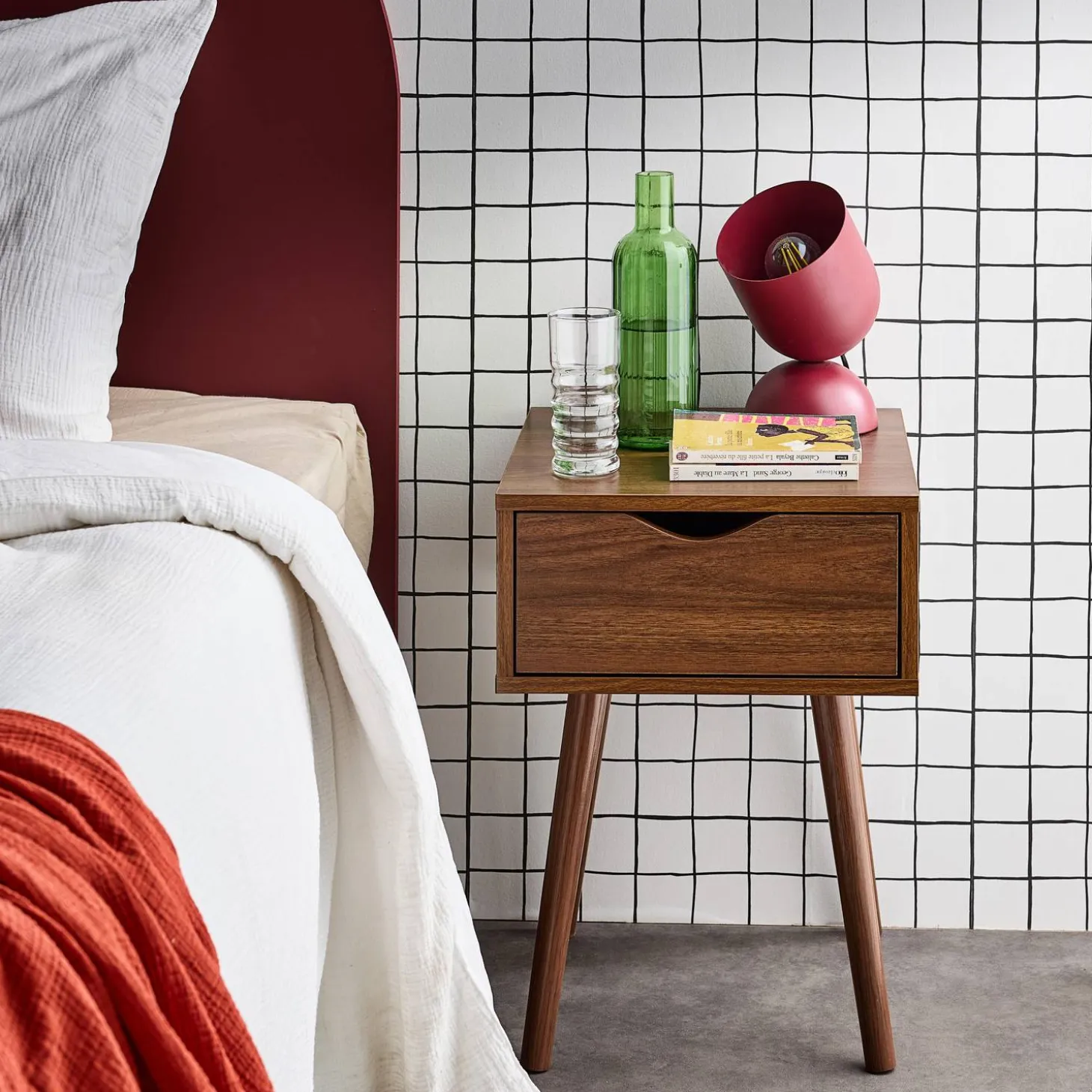 Nachtkastje in walnootkleurig hout, 1 lade (set van 2)