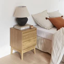 Nachtkastje met houteffect en twee laden