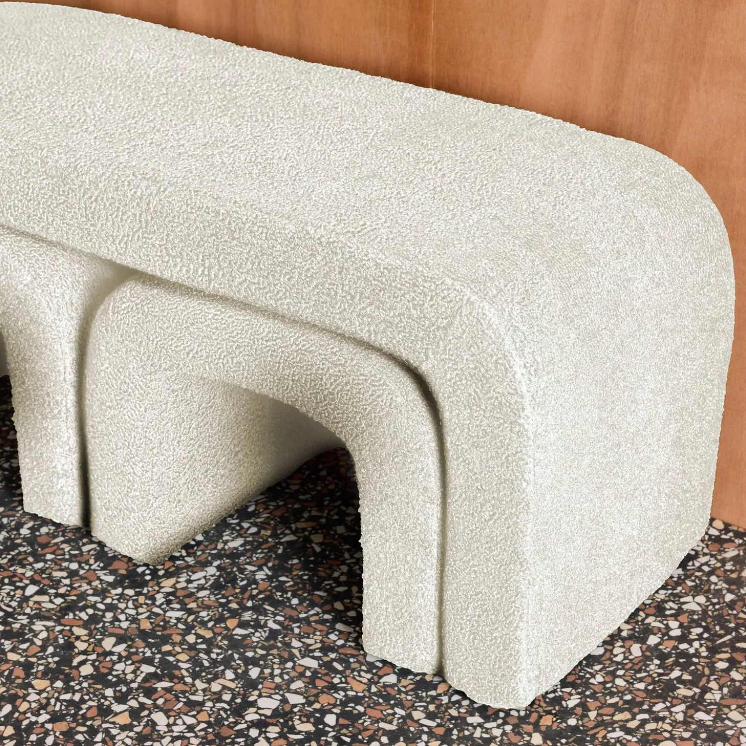 Nestbank met krukjes bouclé