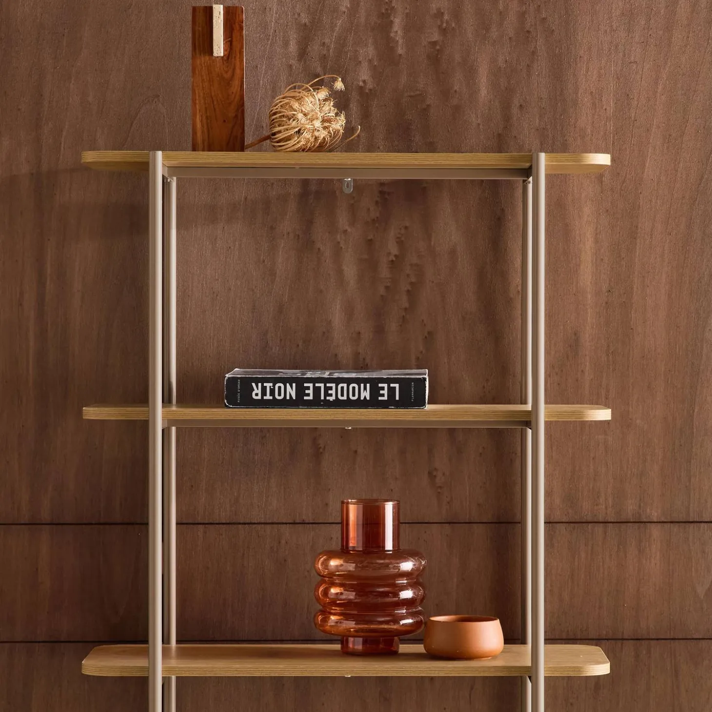 Open kast 6 niveaus gebogen metaal en houtdecor