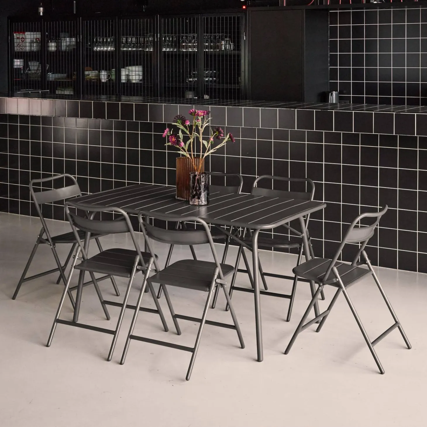 Opklapbare tuintafel met 6 opklapbare stoelen metaal