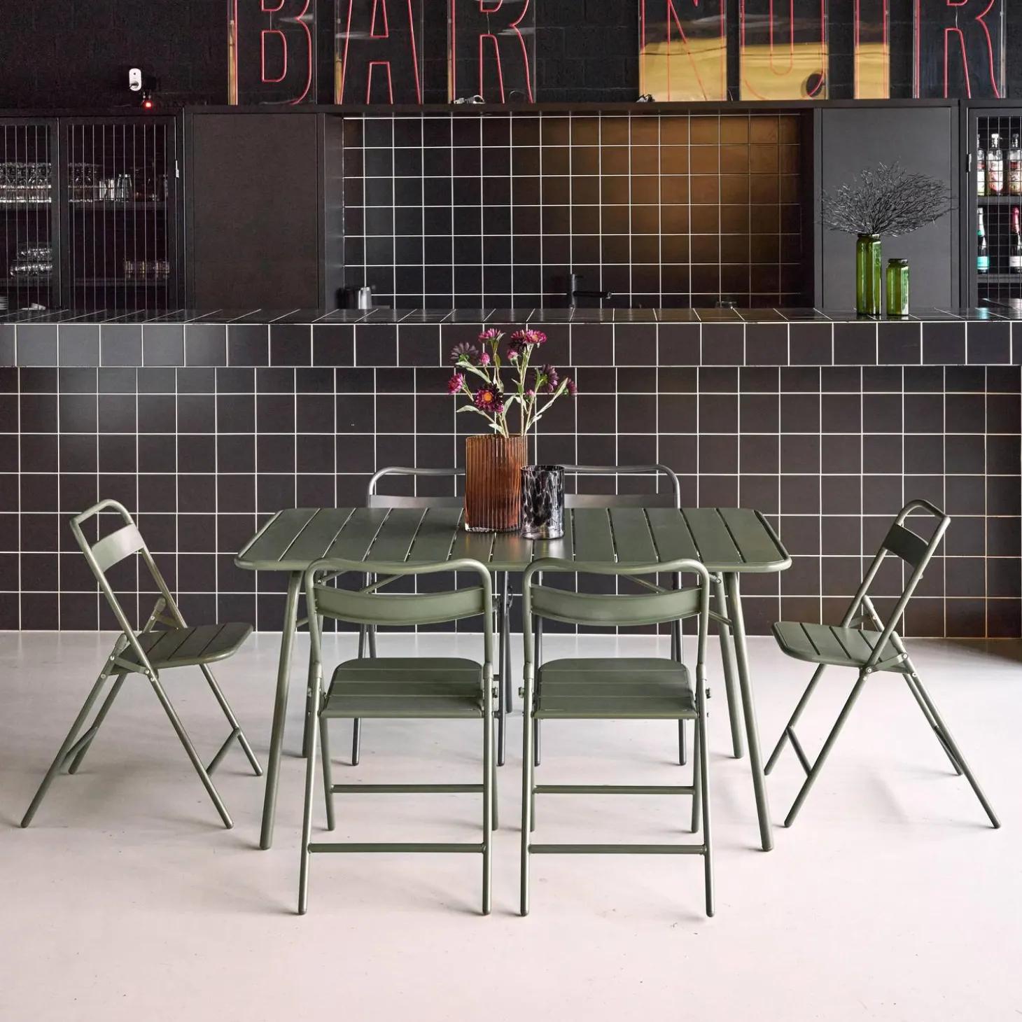 Opklapbare tuintafel met 6 opklapbare stoelen metaal