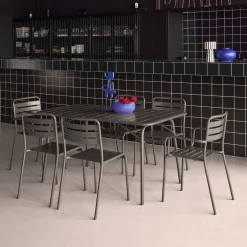 Opklapbare tuintafel met 6 stoelen waarvan 2 met armleuning metaal