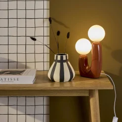 Organische tafellamp keramiek en wit glas H 31cm