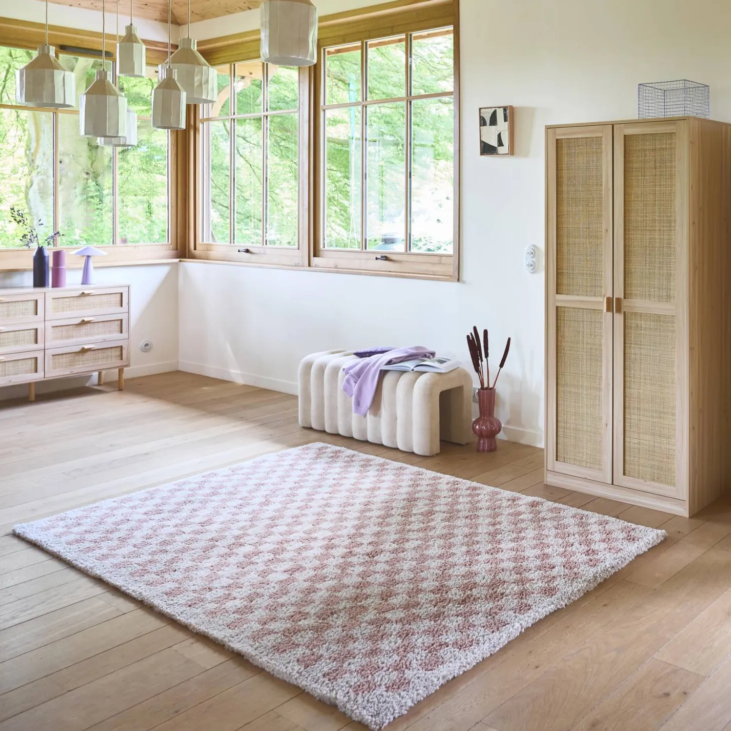 Oud roze en crèmekleurig geruit interieur tapijt