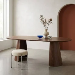Ovale eettafel met houtdecor voor 8 personen
