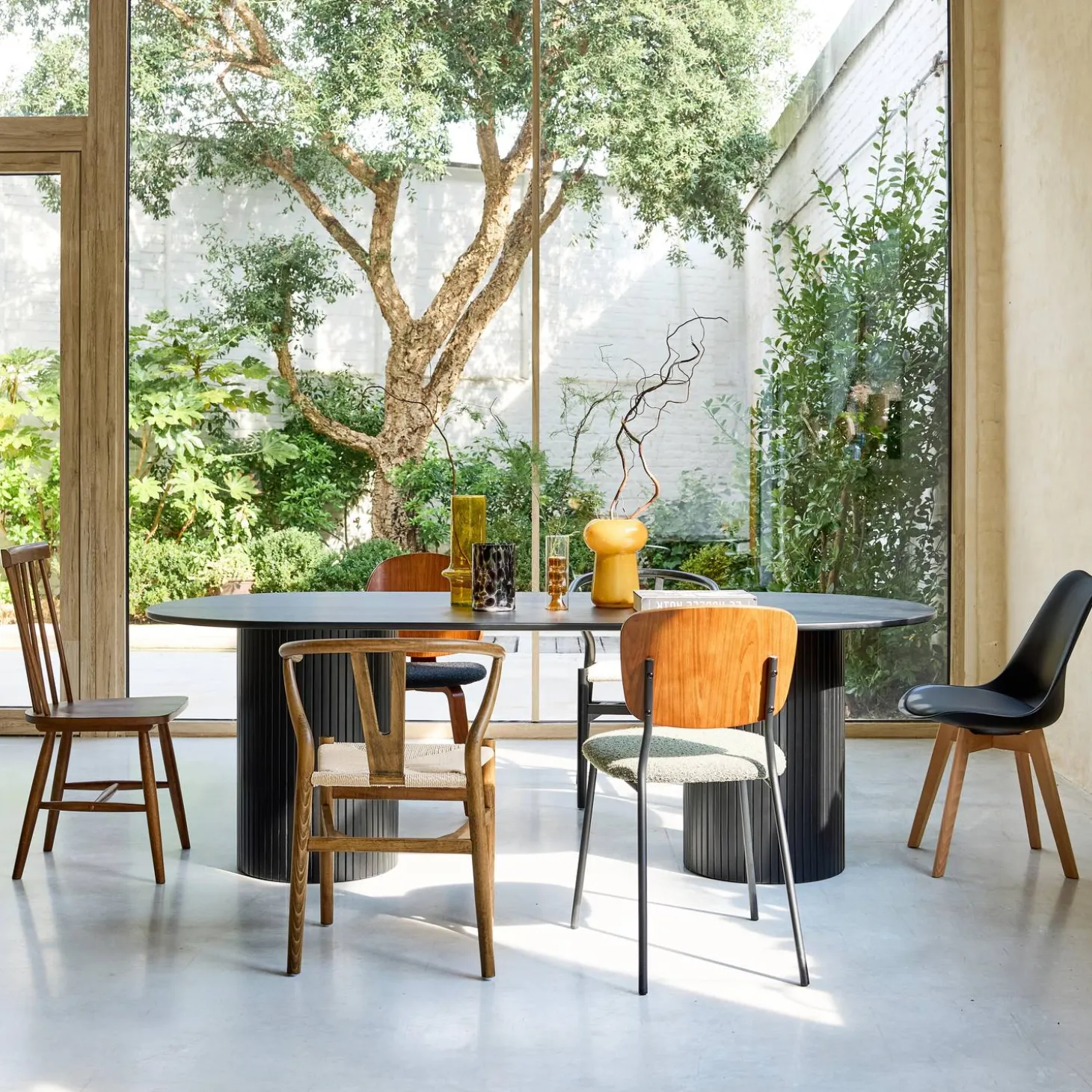 Ovale eettafel rubberhout en eikenfineer 8 plaatsen