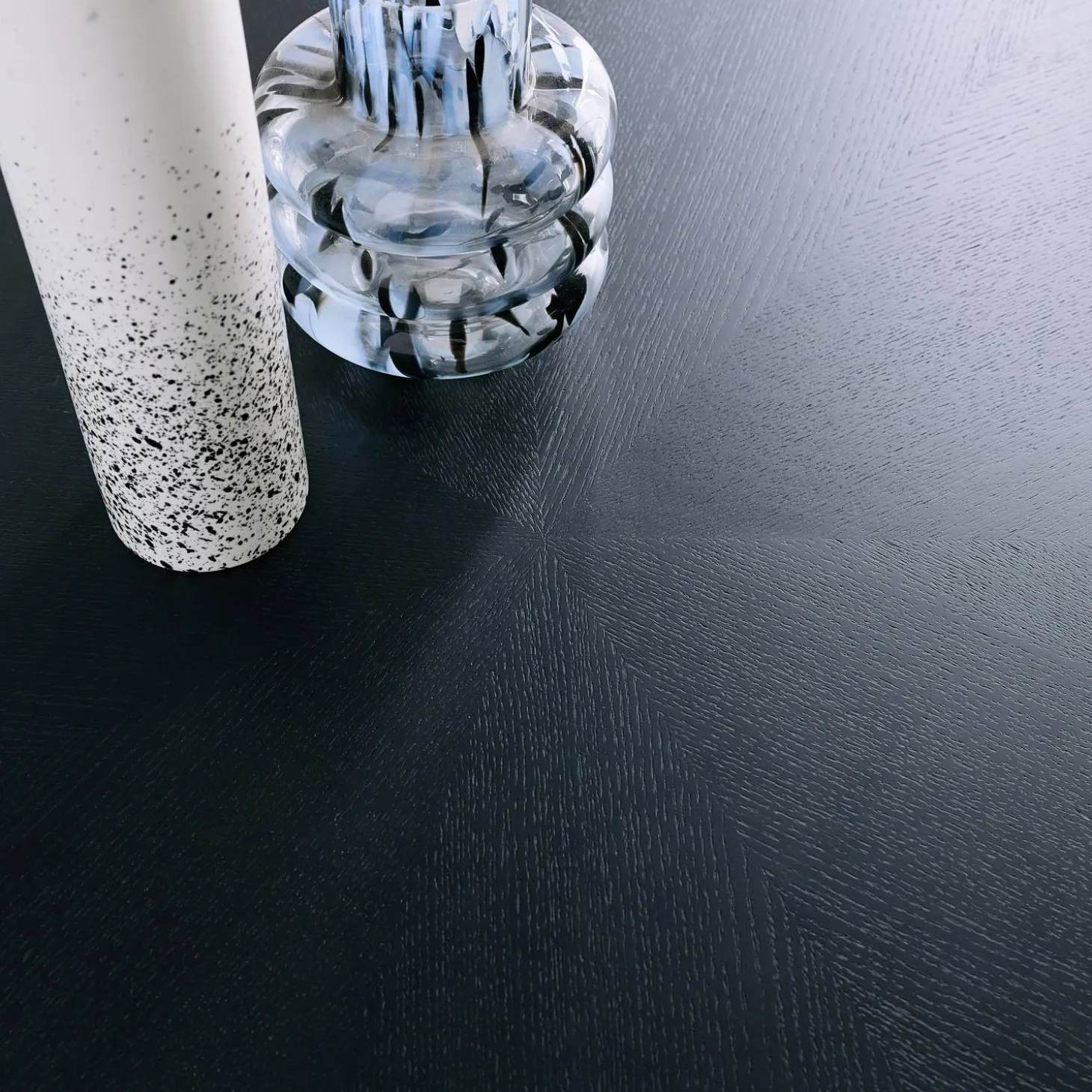 Ovale eettafel van rubberhout en eikenfineer, 6 plaatsen
