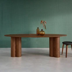 Ovale eettafel van rubberhout en eikenfineer voor 8 personen