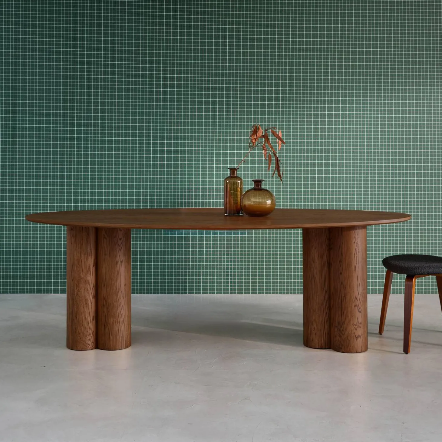Ovale eettafel van rubberhout en eikenfineer voor 8 personen