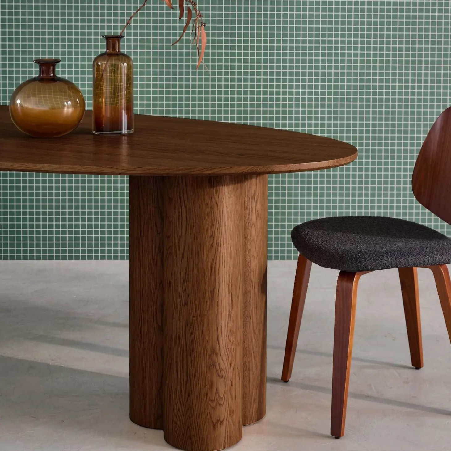 Ovale eettafel van rubberhout en eikenfineer voor 8 personen