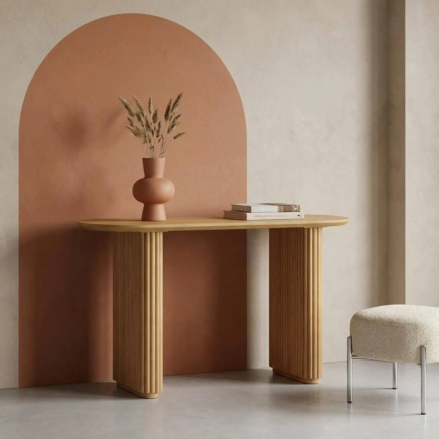 Ovale sidetable van rubberhout met eikenfineer