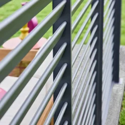 Pergola met lamellendak 4x3m met 3 vaste lamellenwanden 130cm