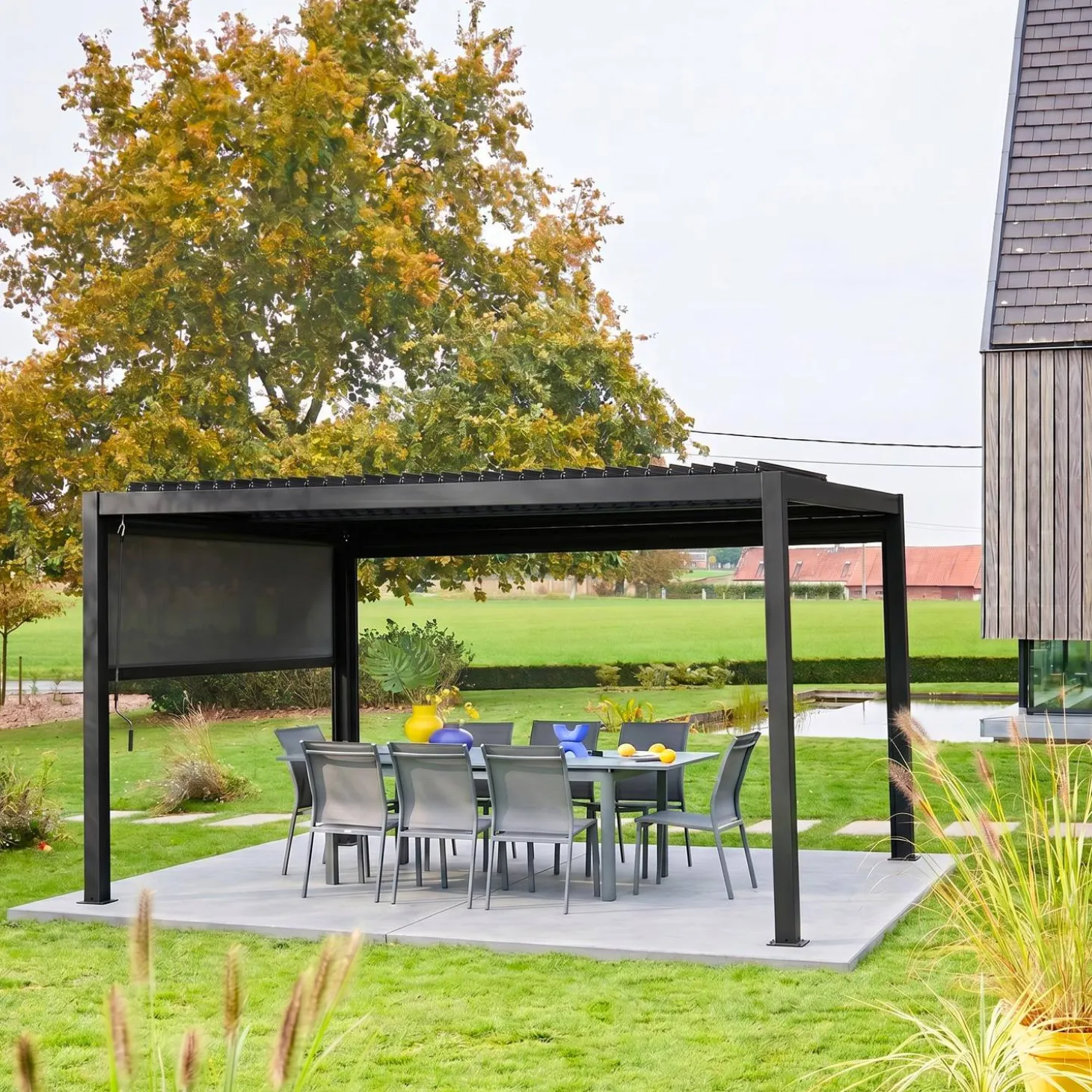 Pergola met lamellendak 4x3m met zonnescherm 3m