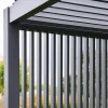 Pergola met lamellendak 4x3m met 3 verticale lamellenwanden 100cm