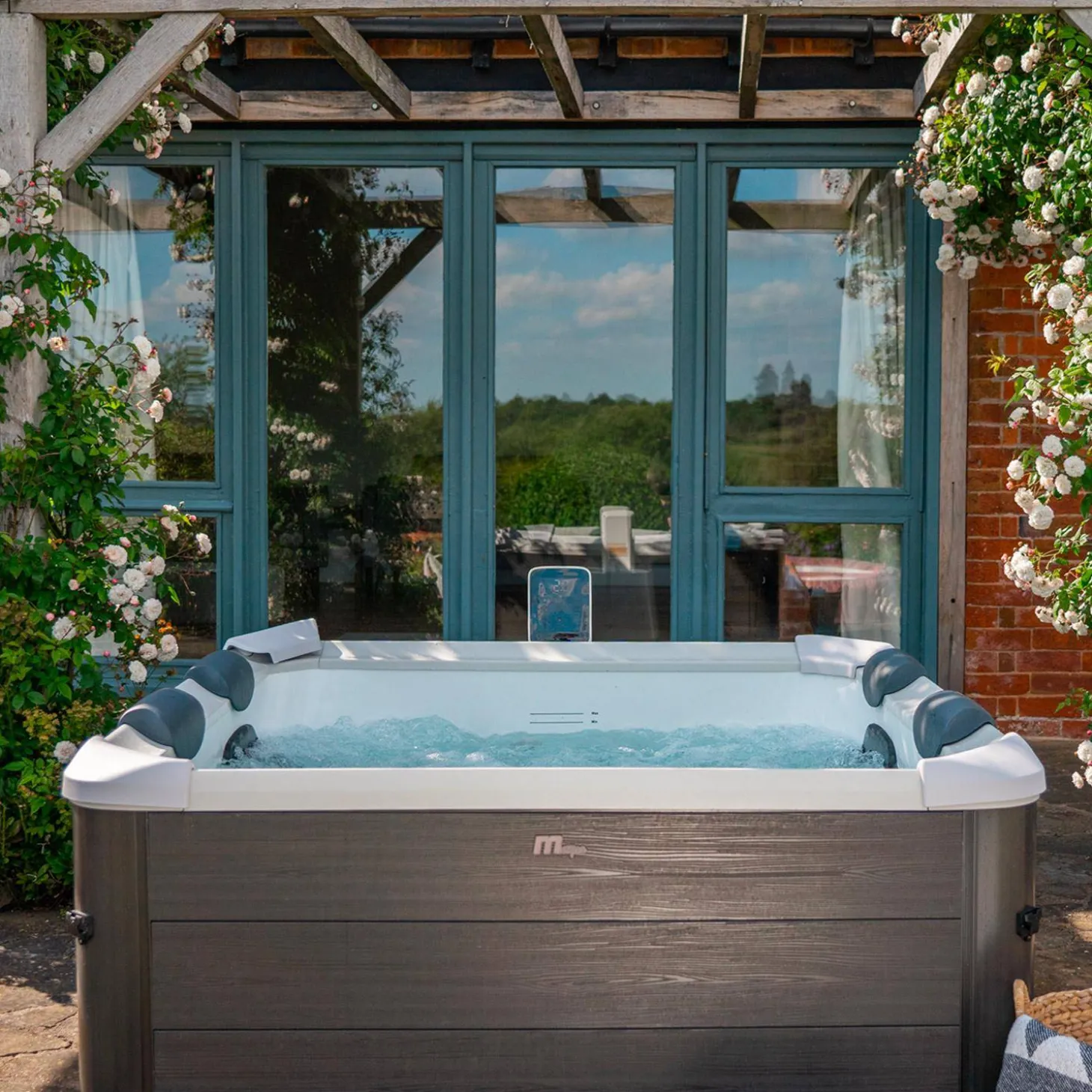 6-persoons vaste spa 180cm grijs hydromassages 4 kussens 8 filters afdekzeil