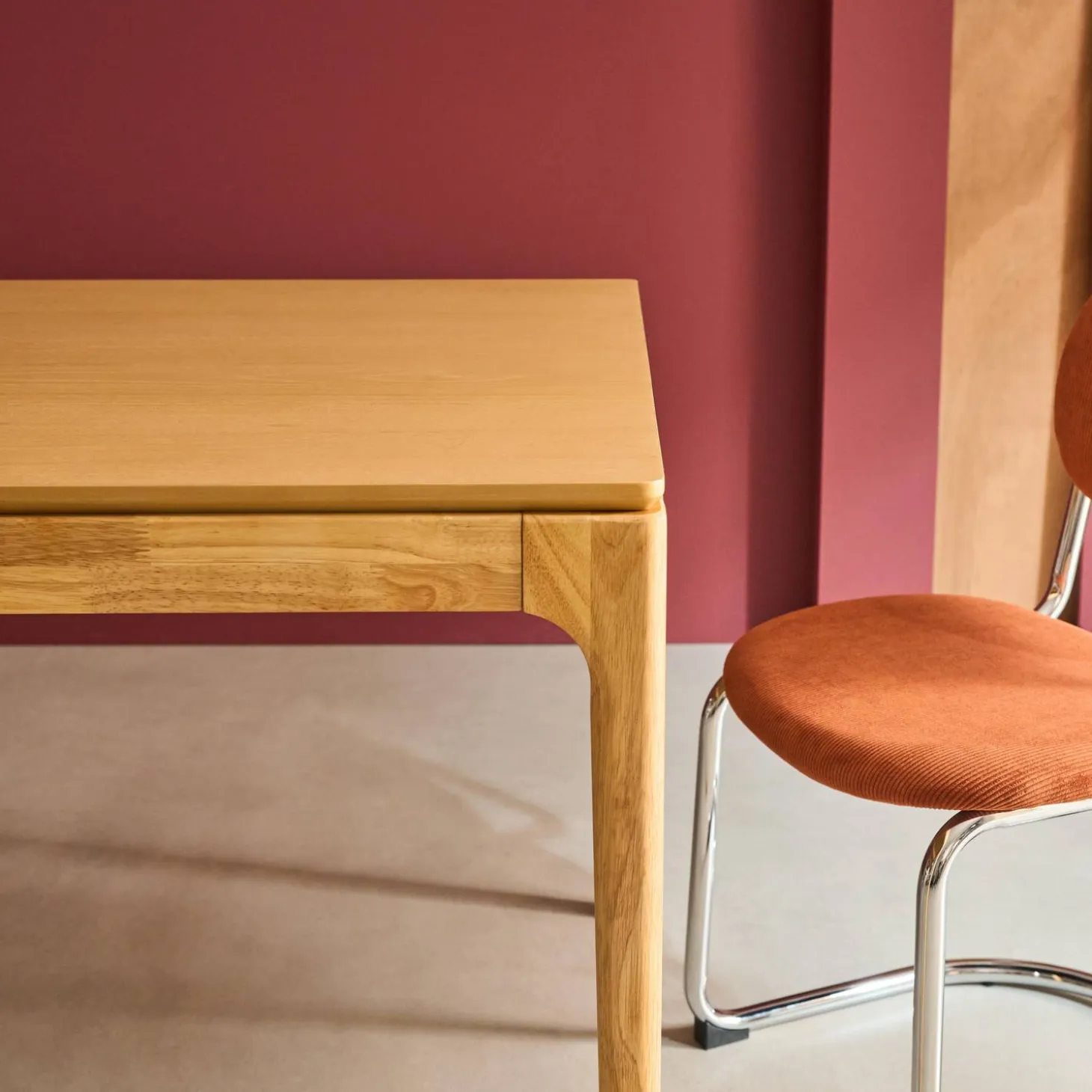 Rechthoekige eettafel van rubberhout en essenfineer 6 plaatsen