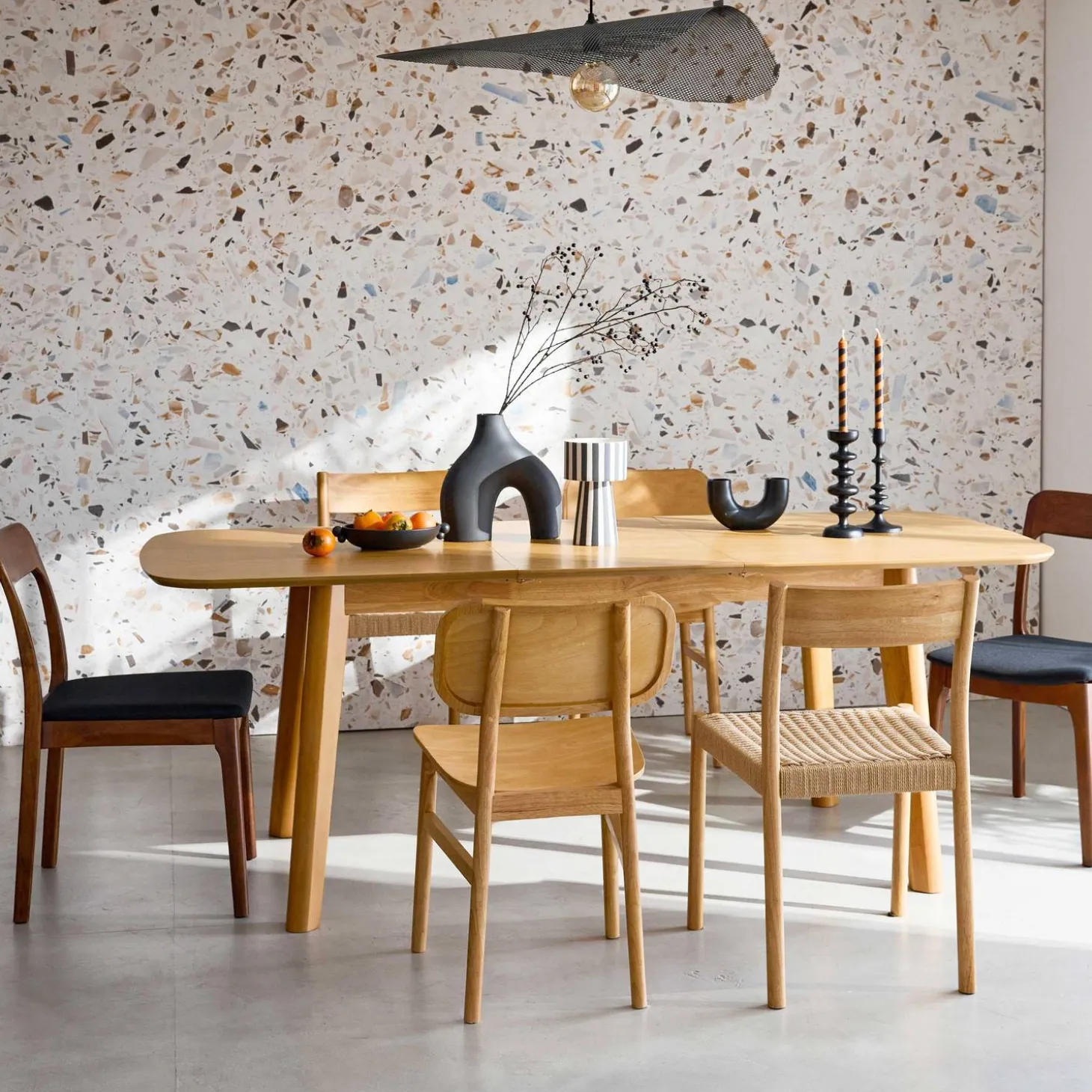 Rechthoekige uitschuifbare eettafel 160 - 210cm, eiken en metaalfineer