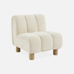 Relaxfauteuil met afgeronde poten in hout en boucléstof