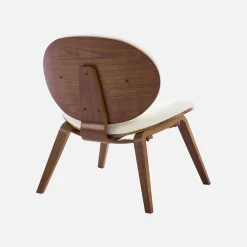 Relaxfauteuil met gebogen hout en gestructureerde badstof afwerking