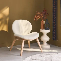 Relaxfauteuil met gebogen hout en gestructureerde badstof afwerking