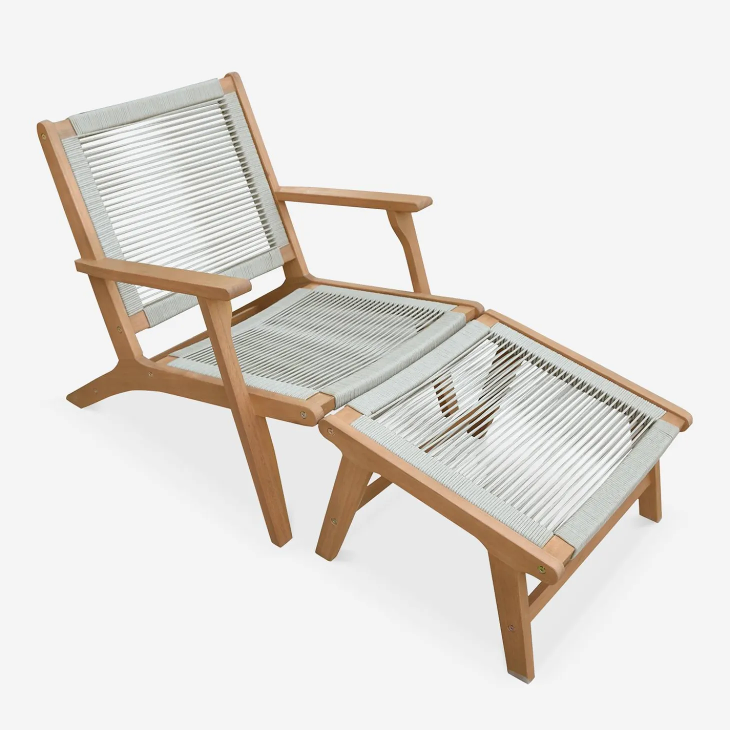 Relaxfauteuil van hout en touw met voetensteun