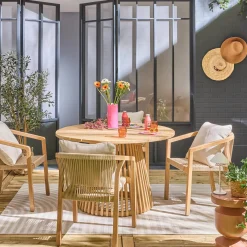Ronde houten eettafel, binnen/buiten + 4 houten en touw stoelen