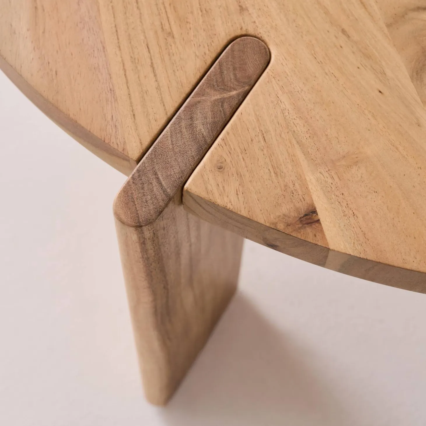 Ronde salontafel in massief hout 80cm