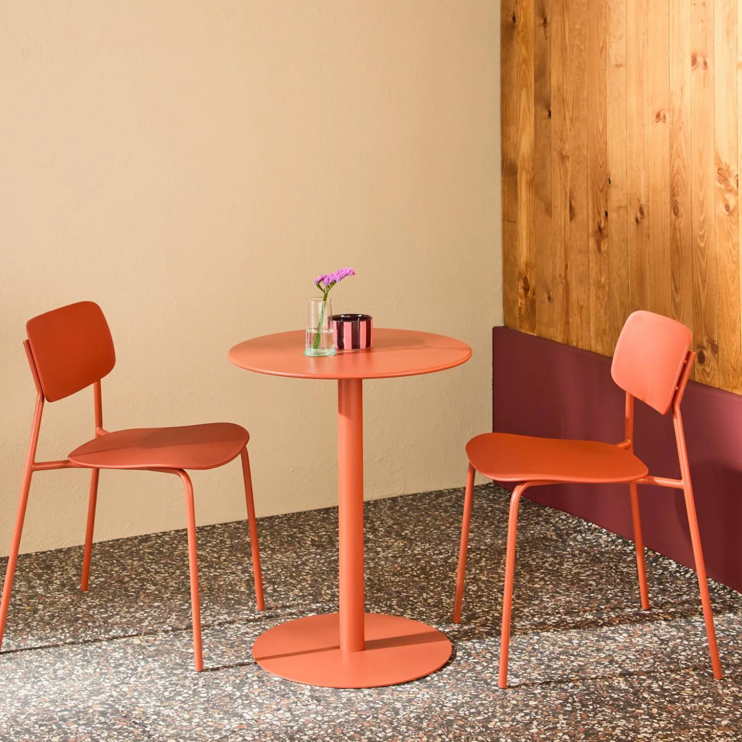 Ronde tuintafel + 2 stoelen staal
