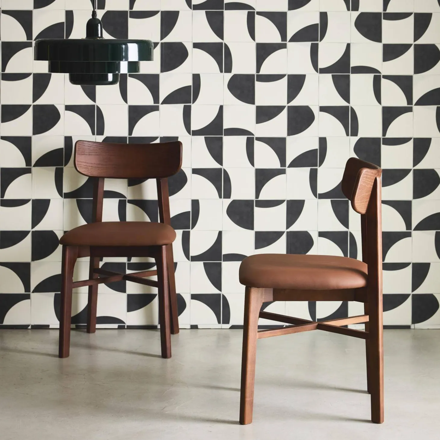 Rubberhout en kunstleren stoelen (set van 2)