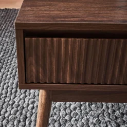 Salontafel in walnootkleurig hout, linear, L 110 x B 59 x H 39cm