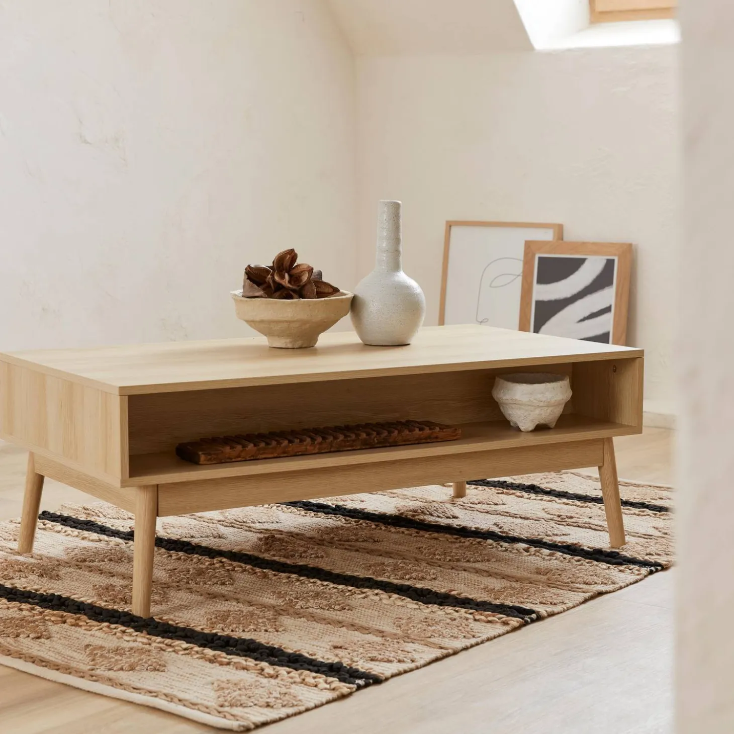 Salontafel in walnootkleurig hout, linear, L 110 x B 59 x H 39cm
