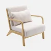 Scadinavische fauteuil van naturelkleurig hout en bouclé