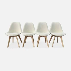 Scandinavische boucléstoel met houten poten (set van 4)
