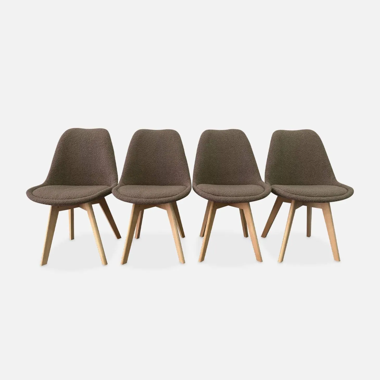 Scandinavische boucléstoel met houten poten (set van 4)