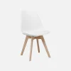 Scandinavische eettafel met houten poten en 4 stoelen
