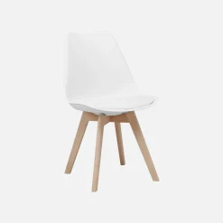 Scandinavische eettafel met houten poten en 4 stoelen