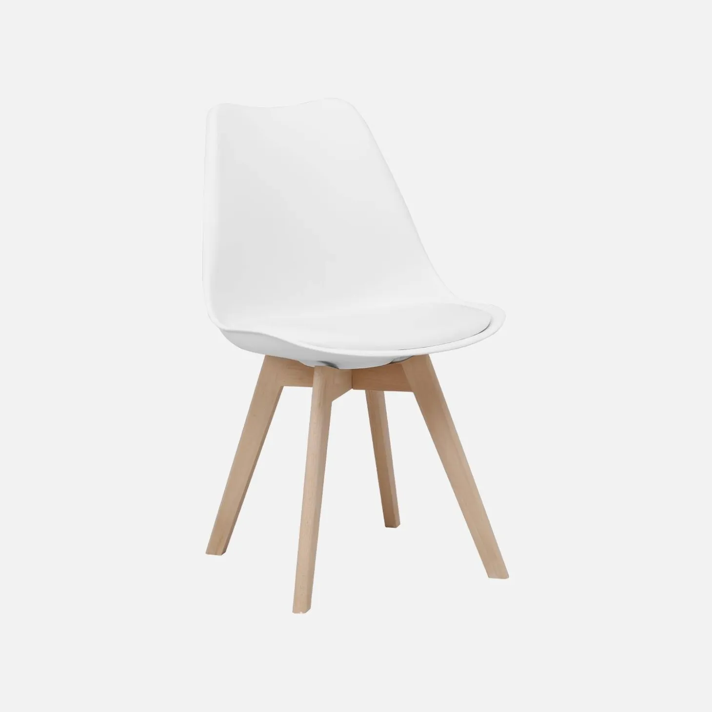 Scandinavische eettafel met houten poten en 4 stoelen