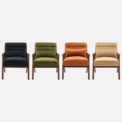 Scandinavische fauteuil van hout en fluweel