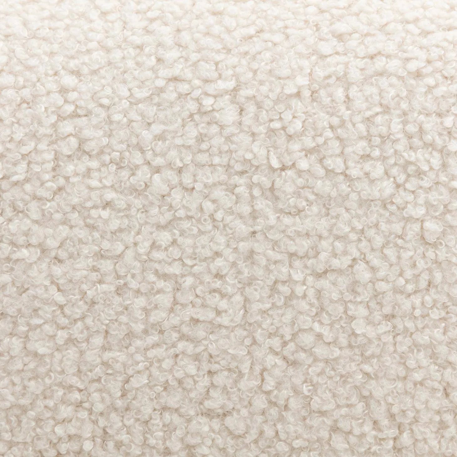 Scandinavische fauteuil van walnootkleurig hout en bouclé