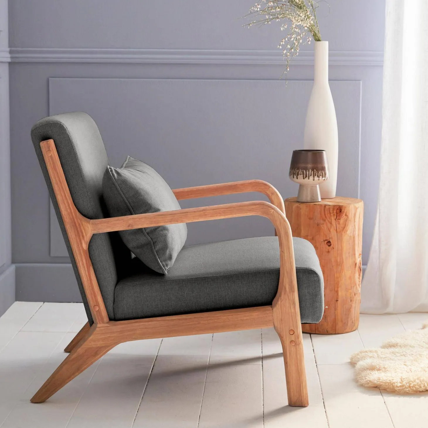 Scandinavische fauteuil van hout en stof